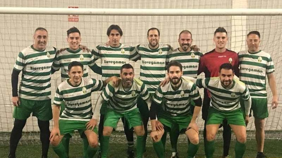 Formación del equipo Asociación de Veteranos de La Virgen que disputa la la Liga CHF.