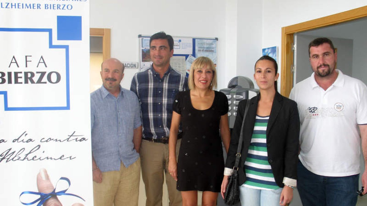 Miembros de la asociación, en la presentación del programa.
