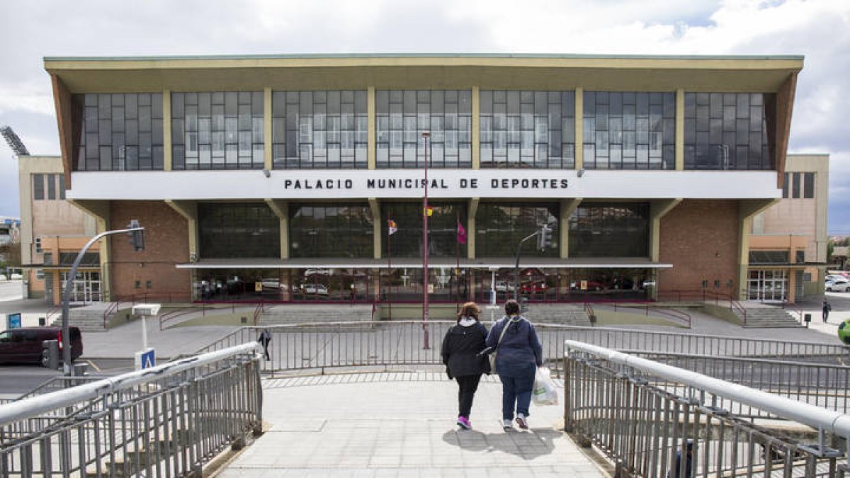 Palacio municipal de deportes de León. F. Otero Perandones.