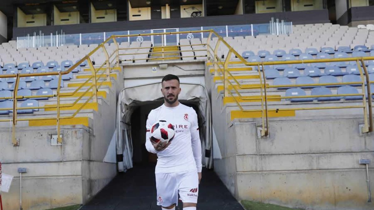 Dioni Villaba, el día de su presentación como nuevo jugador de la Cultural..