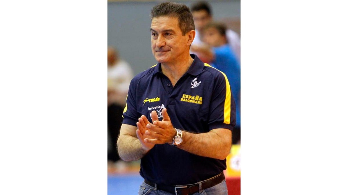 El seleccionador nacional, el leonés Manolo Cadenas.