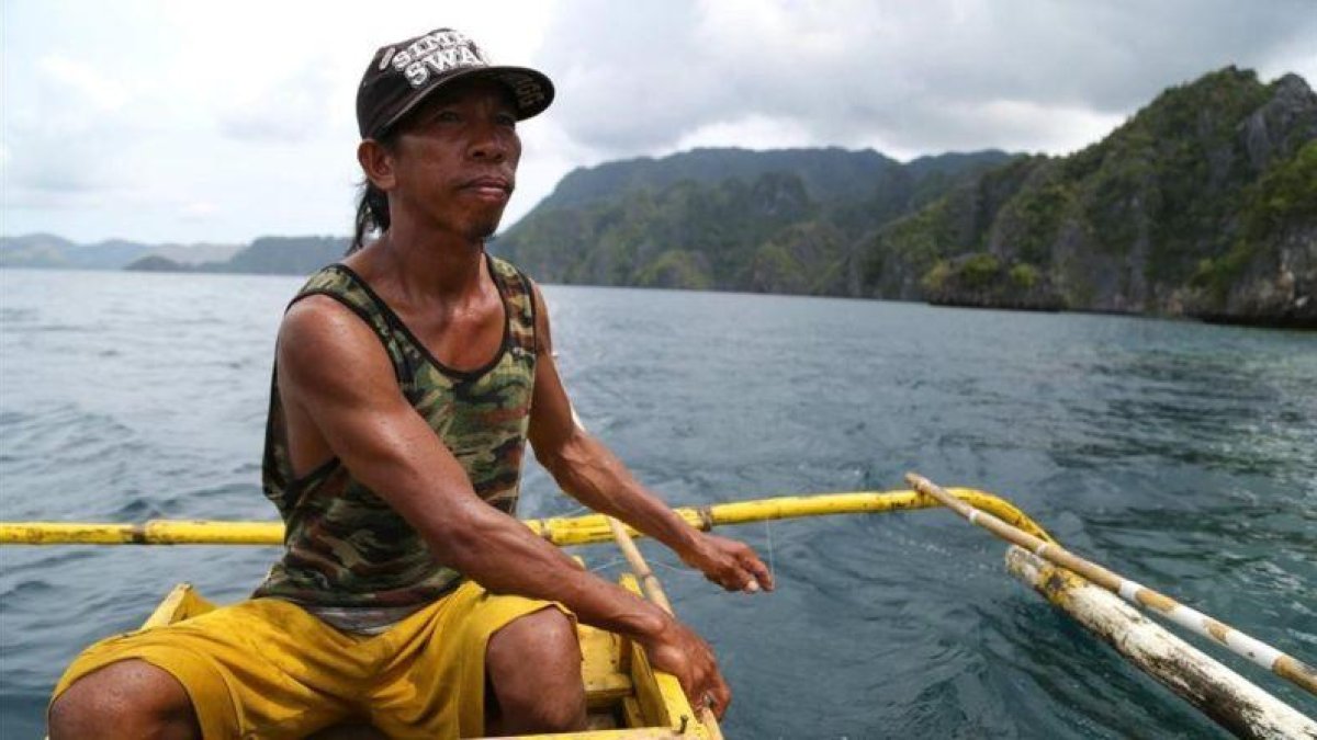 Un pescador de Filipinas.