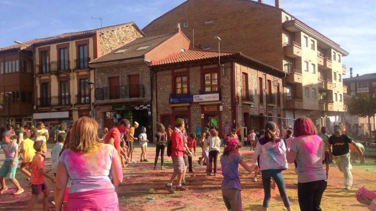 Los vecinos disfrutaron el domingo de una jornada festiva. PLANILLO