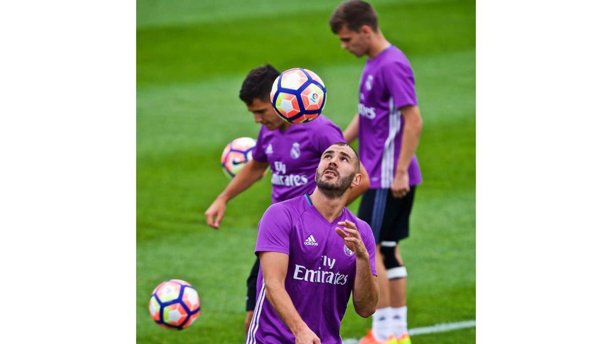 Benzema entrenó ayer, pero su presencia no está asegurada. A. P.