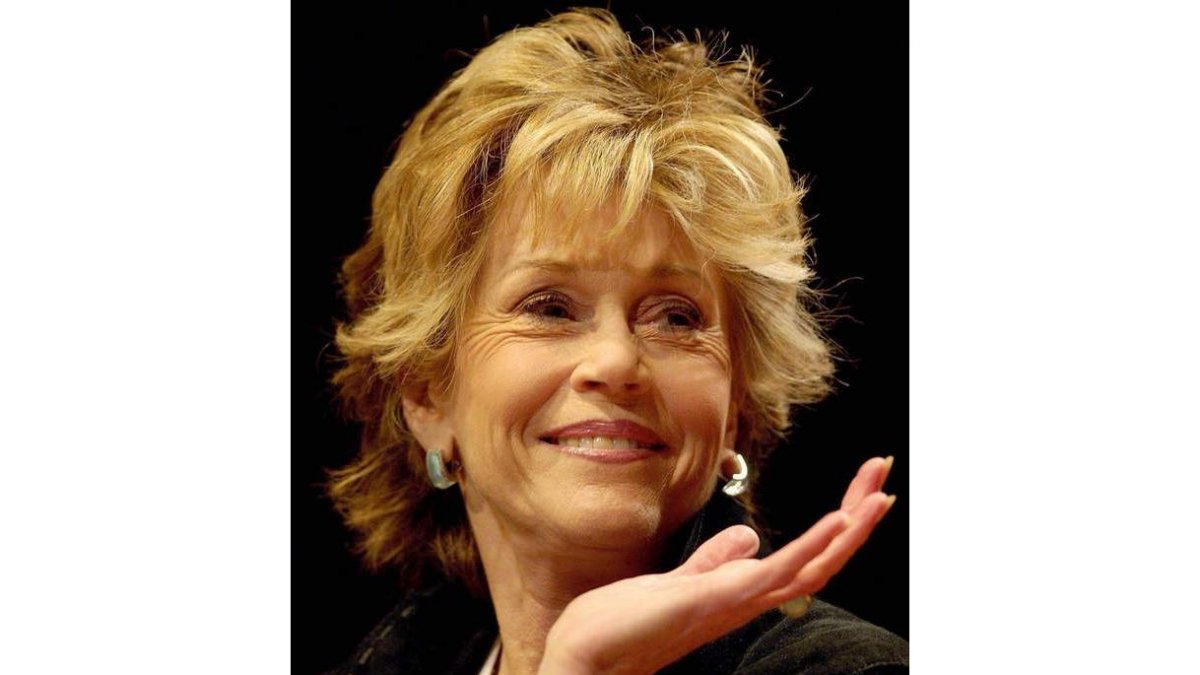 La actriz estadounidense Jane Fonda luce su estupenda figura, como se ve en estas imágenes de varios momentos de su vida.