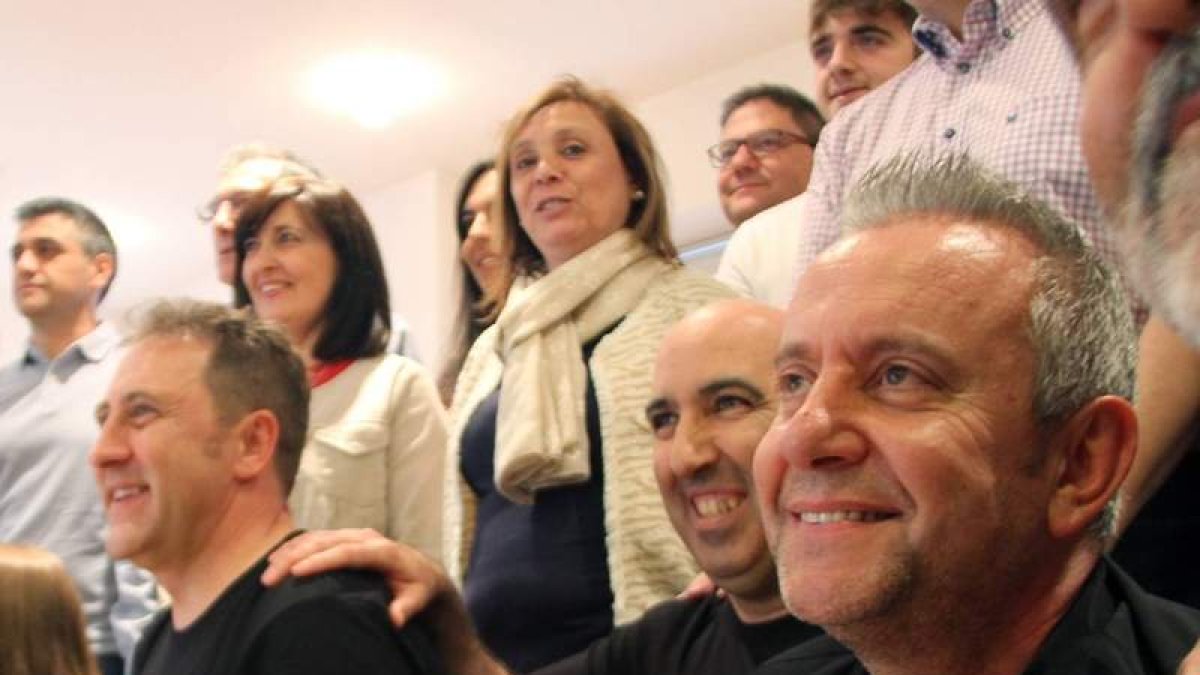 Los componentes de Berlín Interior durante la presentación del cedé. FIRMA JUANLUISGX