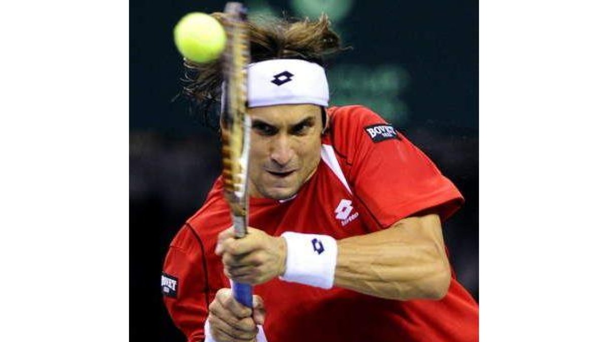 El tenista español David Ferrer durante el partido que disputó ayer ante Fish.