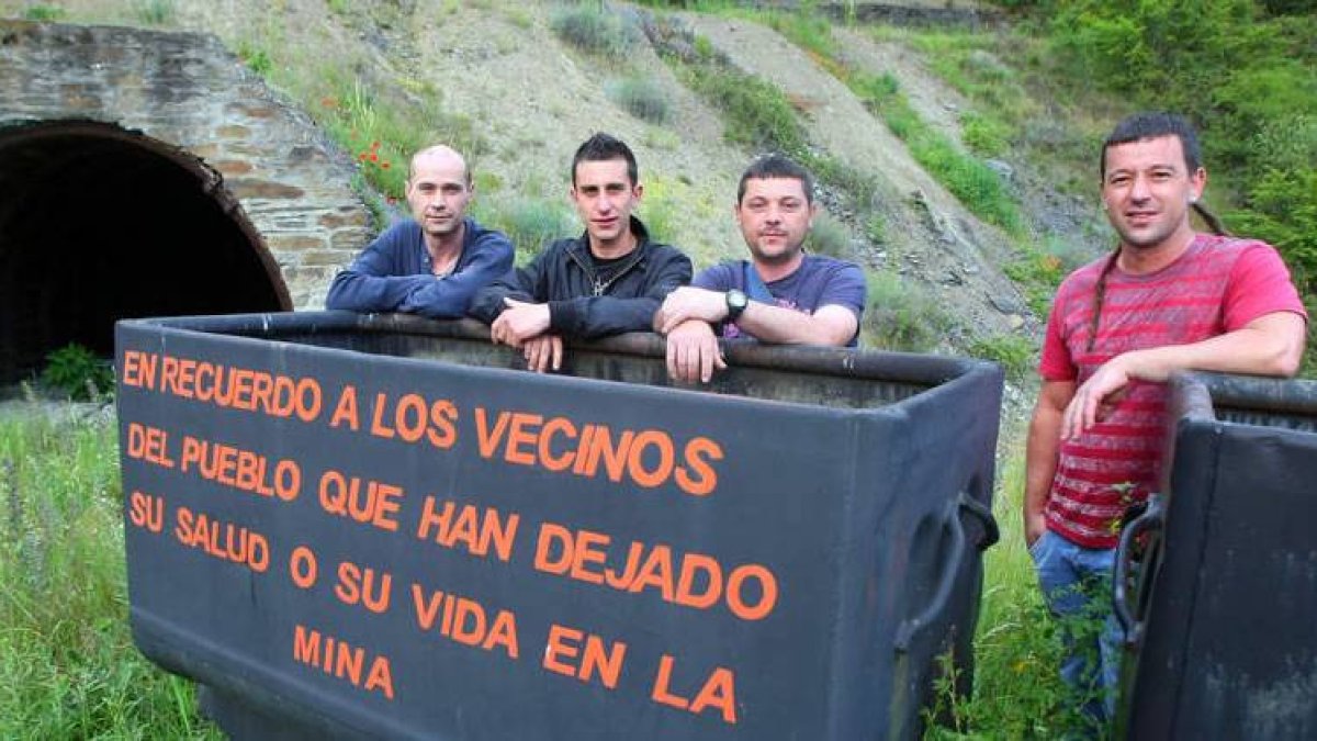 Ceferino Fernández, Leandro González, Ruy Manuel Dos Anjos, y Julio Botana, en Torre.