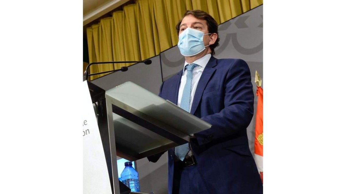 El presidente Mañueco, ayer en el anuncio. NACHO GALLEGO