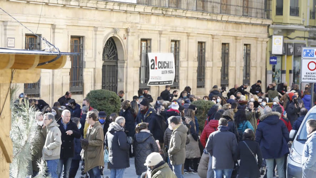 Aglomeración de personas en León durante el puente de la Constitución. MARCIANO PÉREZ