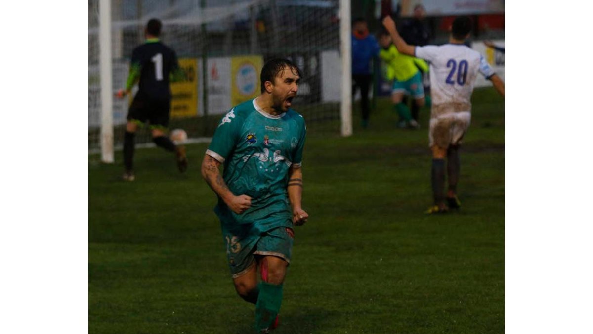 Javi Amor, uno de los referentes del Atlético Astorga. FERNANDO OTERO