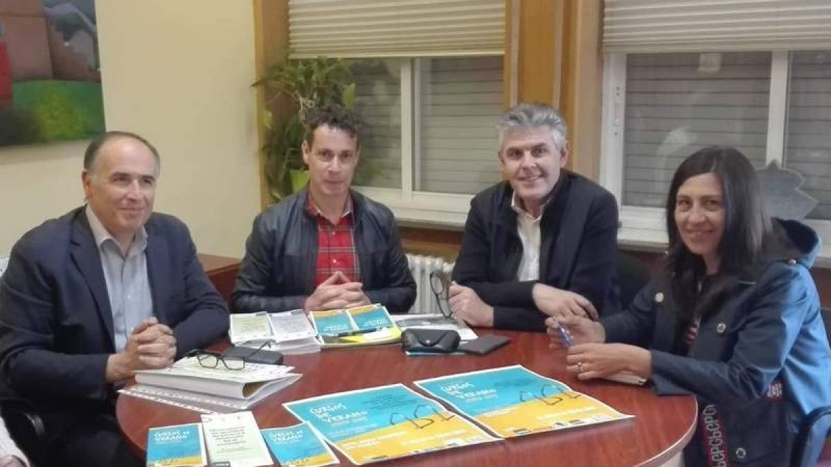 Un instante de la presentación de los cursos. ARAUJO