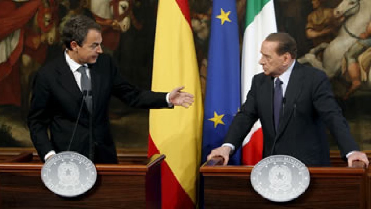 Zapatero y Berlusconi, tras la entrevista.