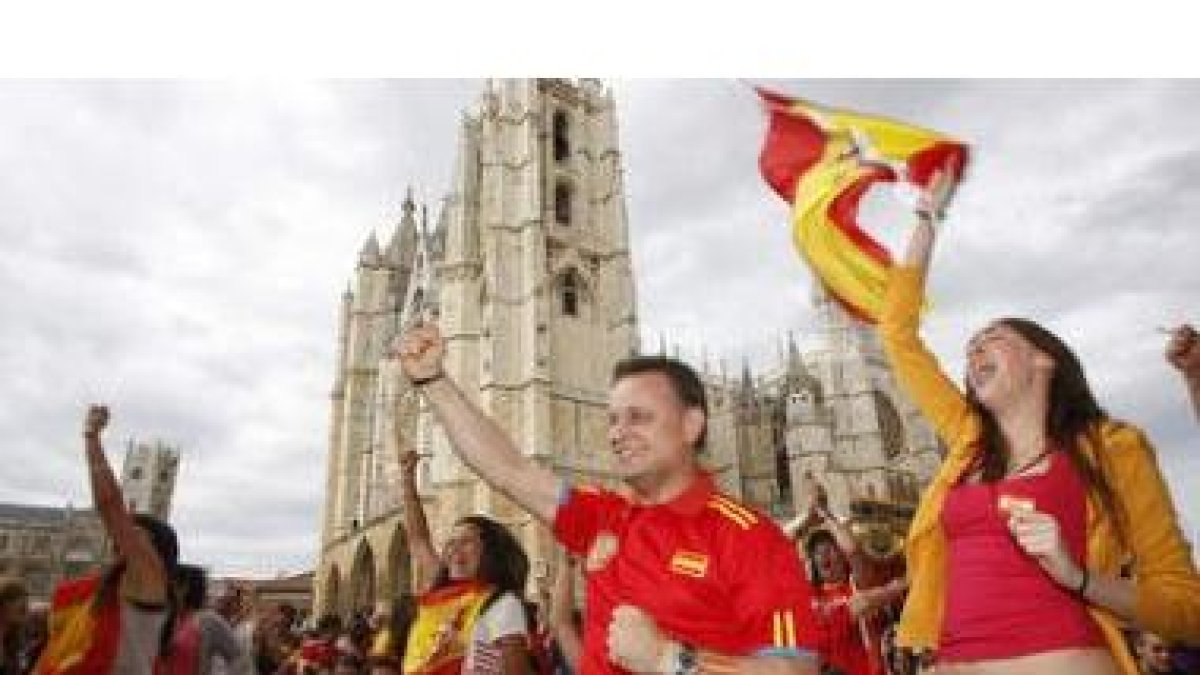 Hasta los cimientos de la Catedral temblaron con la alegría de los aficionados en el gol