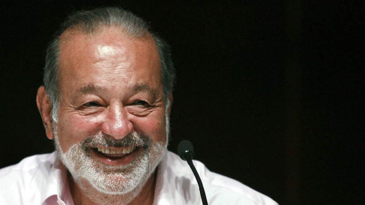 Carlos Slim acaba de invertir dos millones de euros en acciones del Real Oviedo.