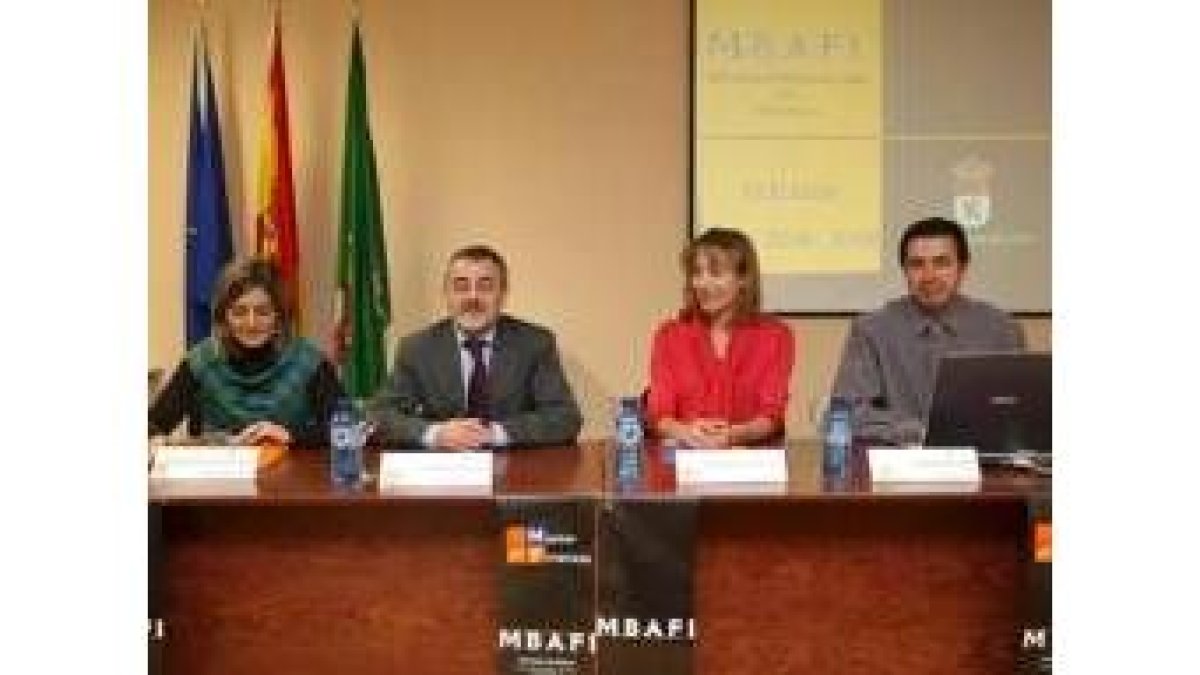 Un momento del acto de inauguración del máster de Finanzas