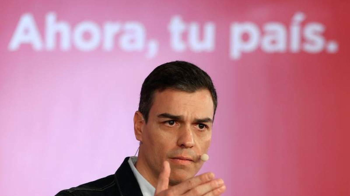 Pedro Sánchez intervino en su segunda asamblea abierta a la ciudadanía. J.J.GUILLEN