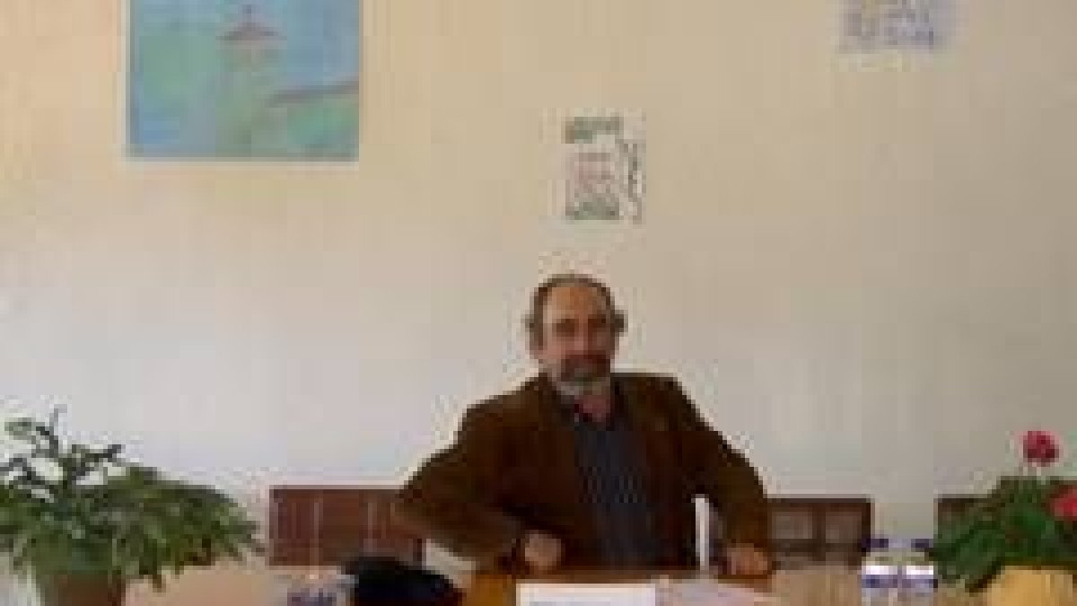 Pedro Trapiello, durante la conferencia en el colegio Valles de Boñar