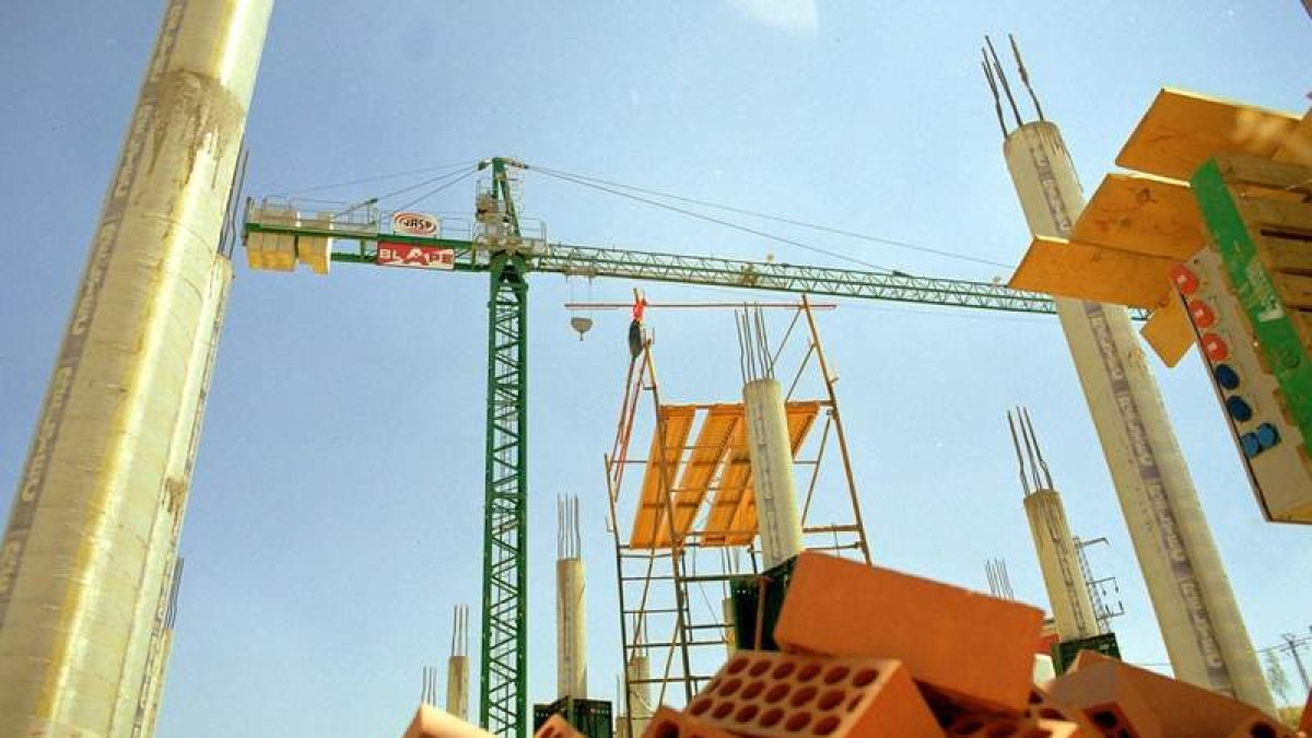 El coste de los materiales para la construcción pone contra las cuerdas a las cuentas del sector. DL