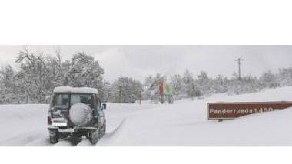 En la zona de Panderruedas, la nieve provocó las consecuencias que se aprecian en la foto