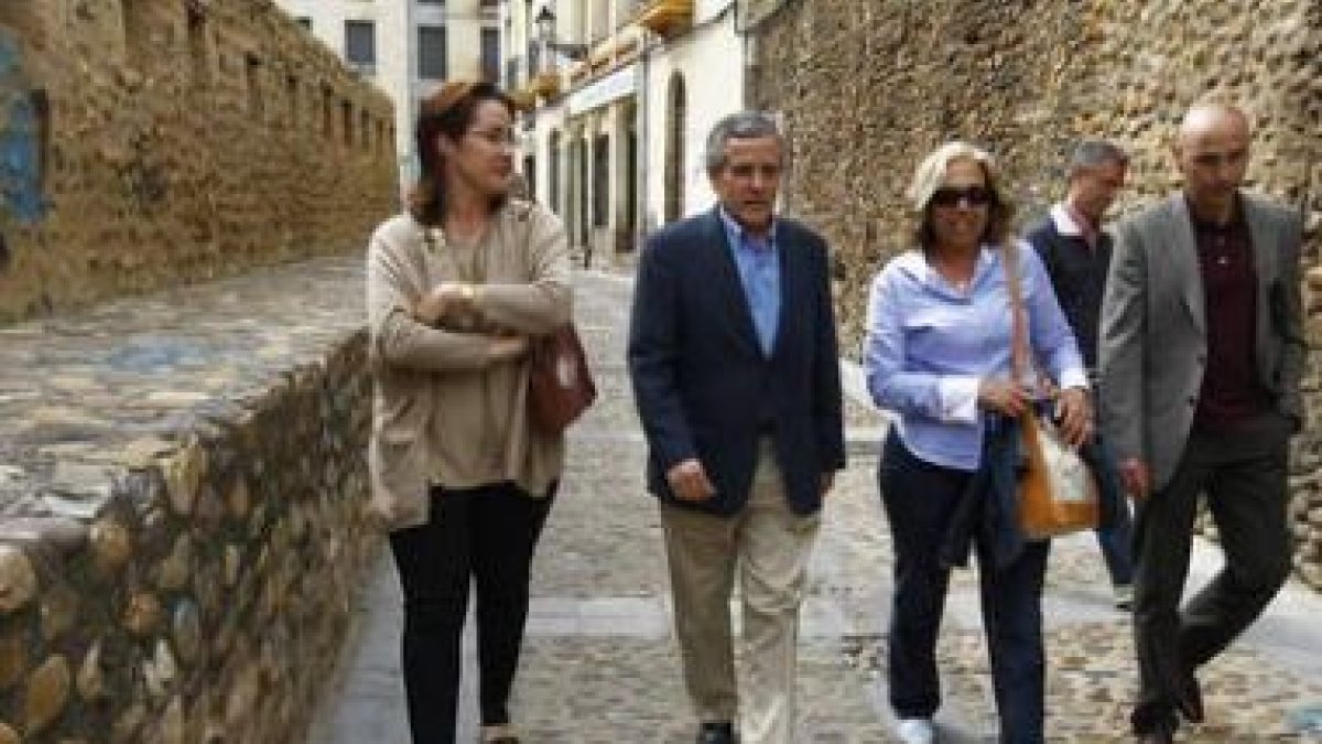 Emilio Gutiérrez, junto a miembros de su candidatura.