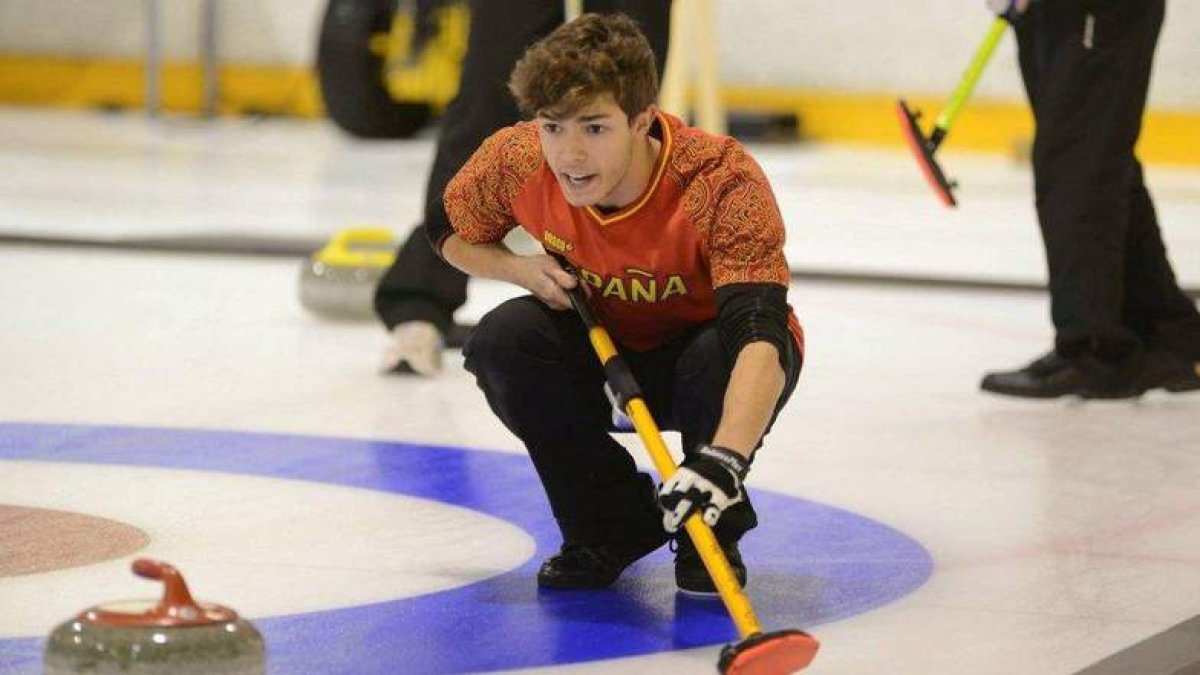 De Paz lideró a España a un triunfo para la historia del curling nacional. Hoy tocan los cuartos de final.