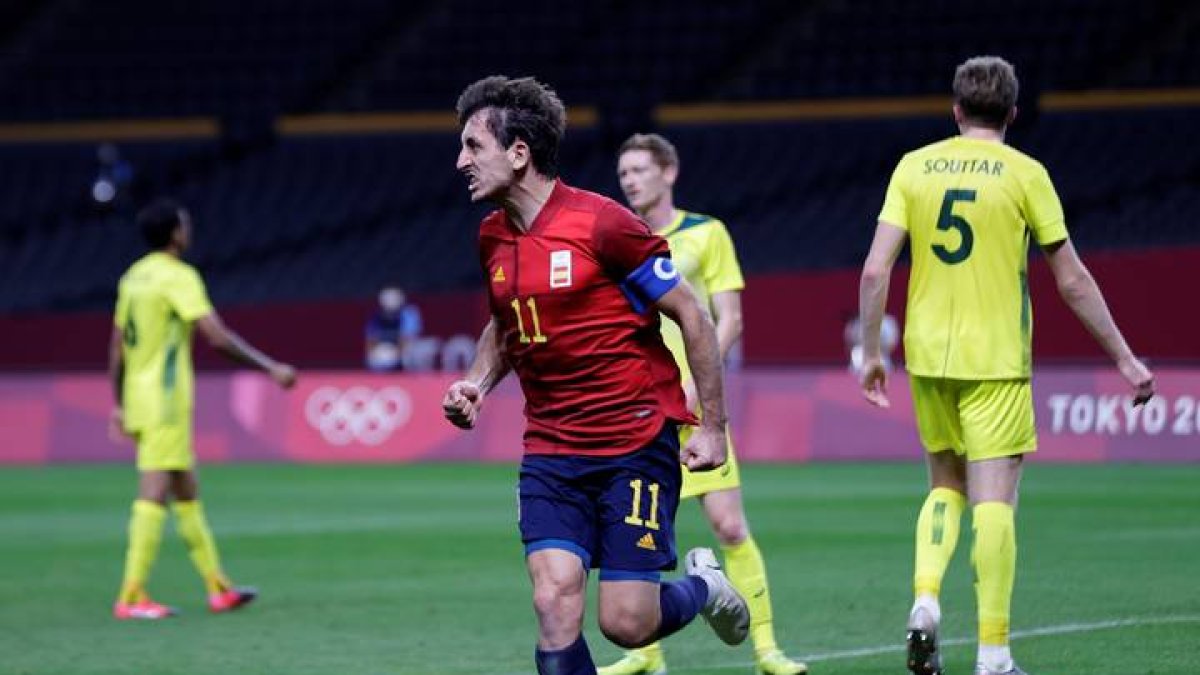 Mikel Oyarzabal celebra tras marcar el 1-0
EFE/RFEF/GONZALO ARROYO