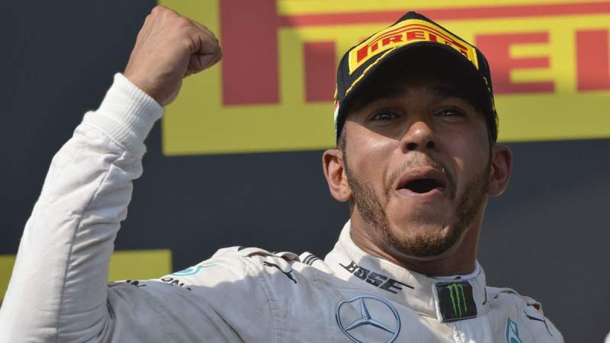 Hamilton ayer exultante tras ponerse líder del Mundial. ZSOLT