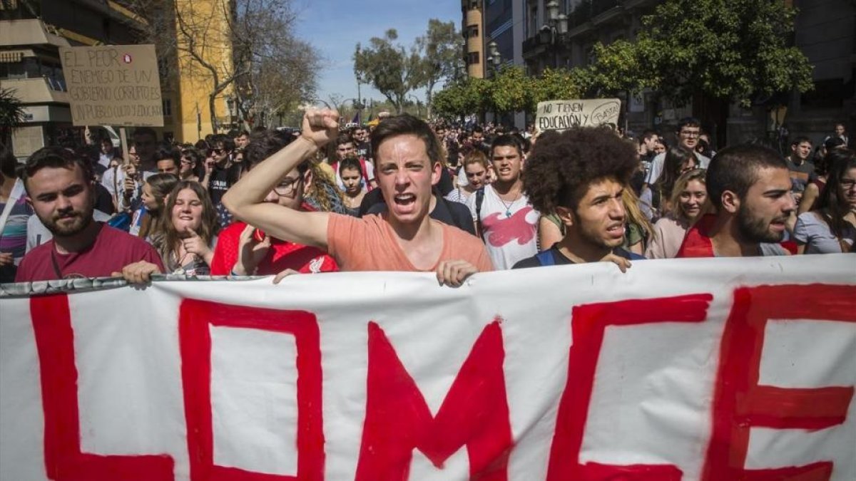 Manifestación contra la LOMCE en Valencia
