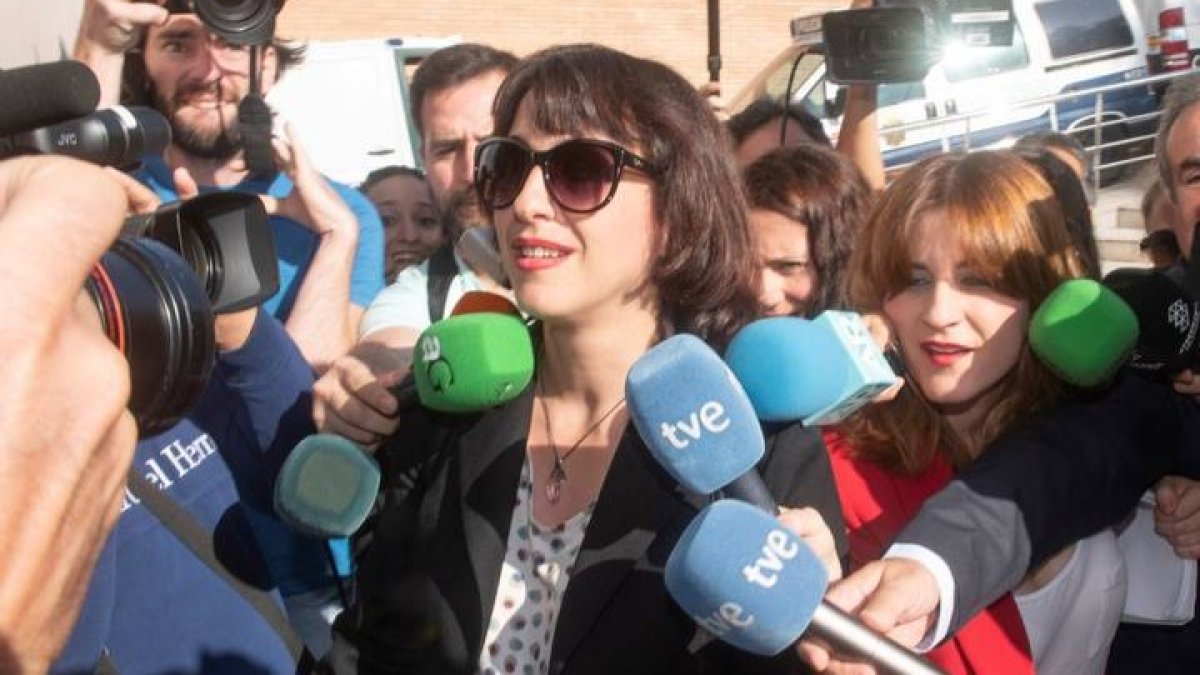 Juana Rivas, a su llegada al juzgado. MIGUEL ÁNGEL MOLINA