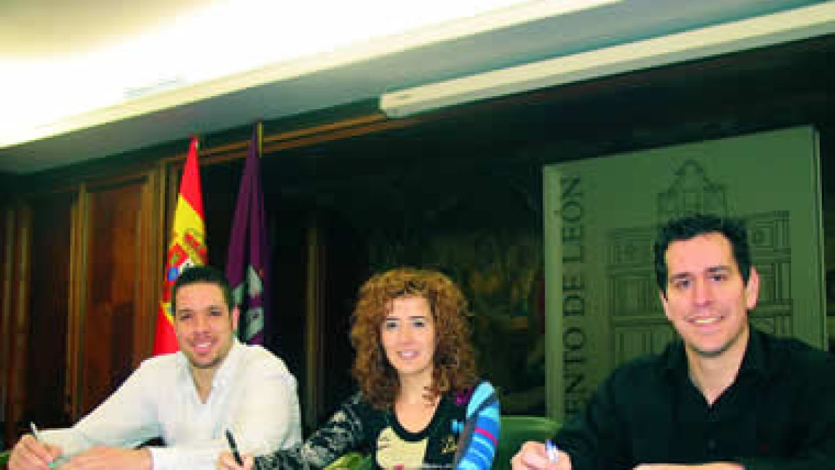 Natalia Rodríguez Picallo junto a Jesús Notario y Carlos Díaz