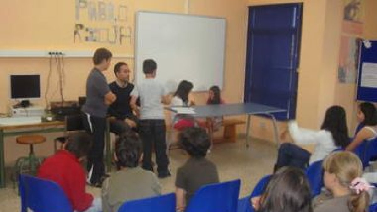 Una de las clases de primaria que acudió a la charla.