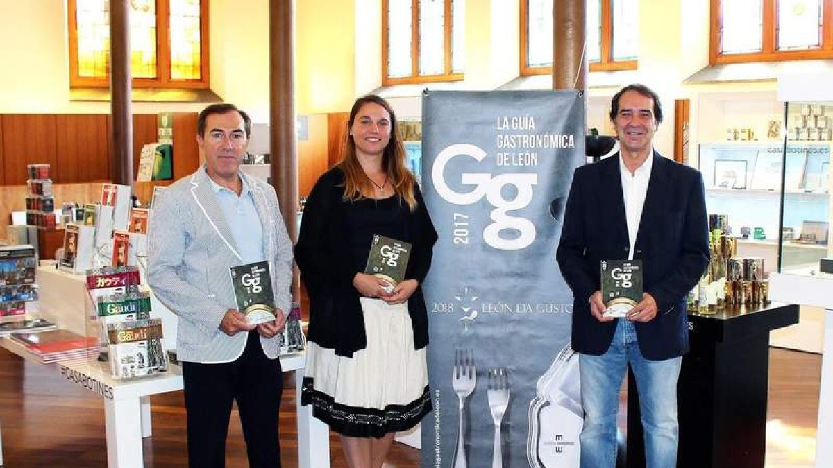 Firma del convenio de colaboración. DL