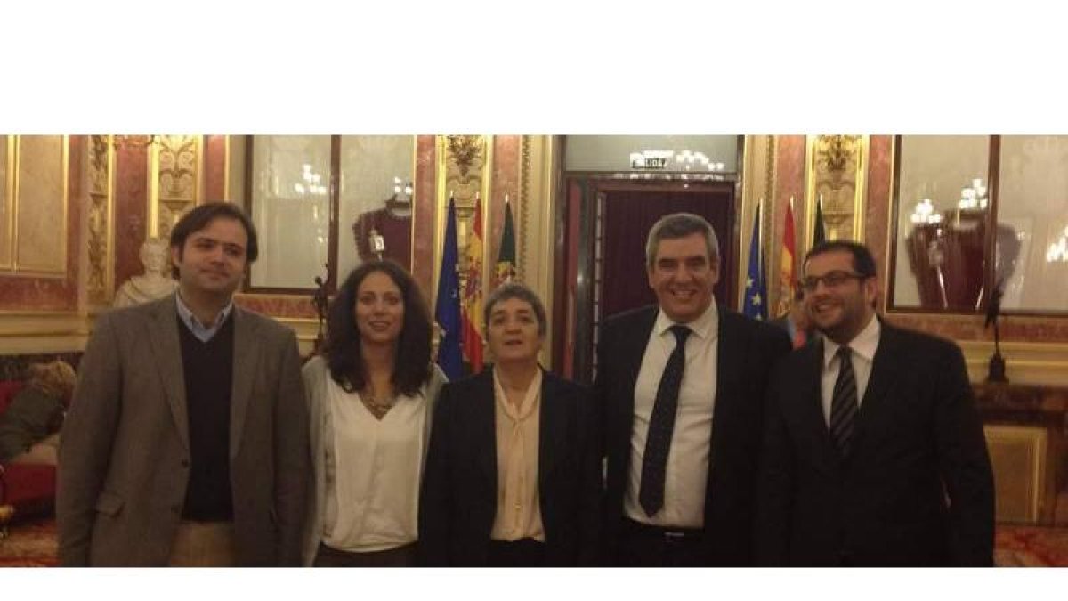 Santín ayer en el Congreso entre Tino Rodríguez, Castellano, Villarrubia y García del Blanco.
