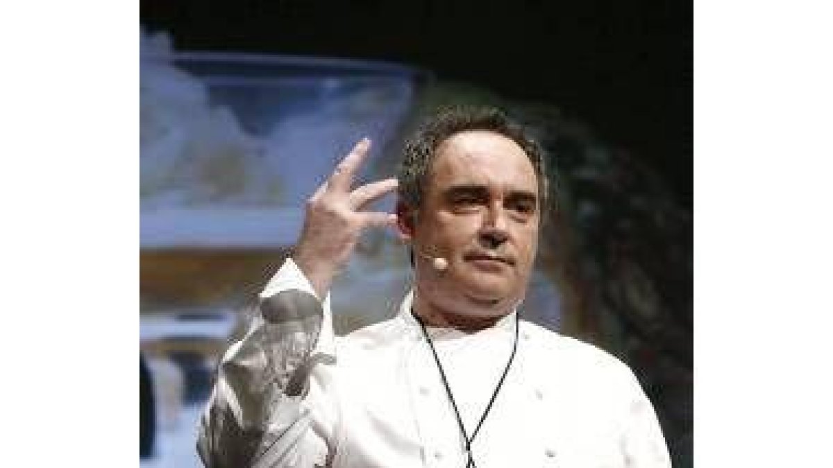 El cocinero Ferrán Adriá durante la presentación del proyecto Alicia