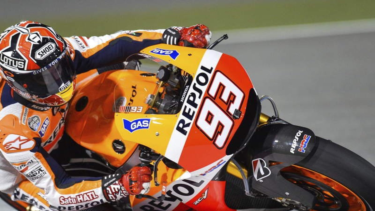 Márquez toma una curva en los entrenamientos libres.