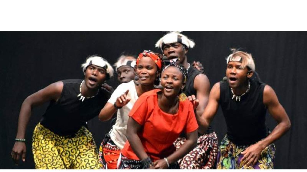 Imagen de archivo del grupo ugandés Aba Taano, que recorre el mundo con su música solidaria. DL