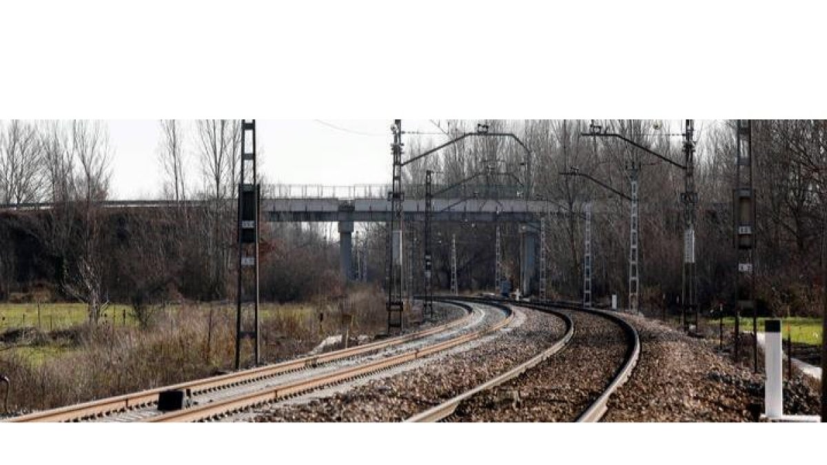 Línea ferroviaria entre León y Asturias. MARCIANO PÉREZ