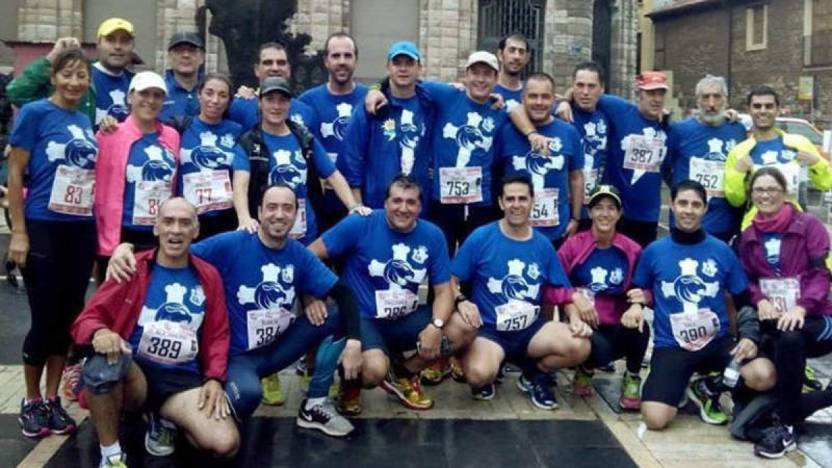 Integrantes del club de atletismo de la Casa de Asturias.