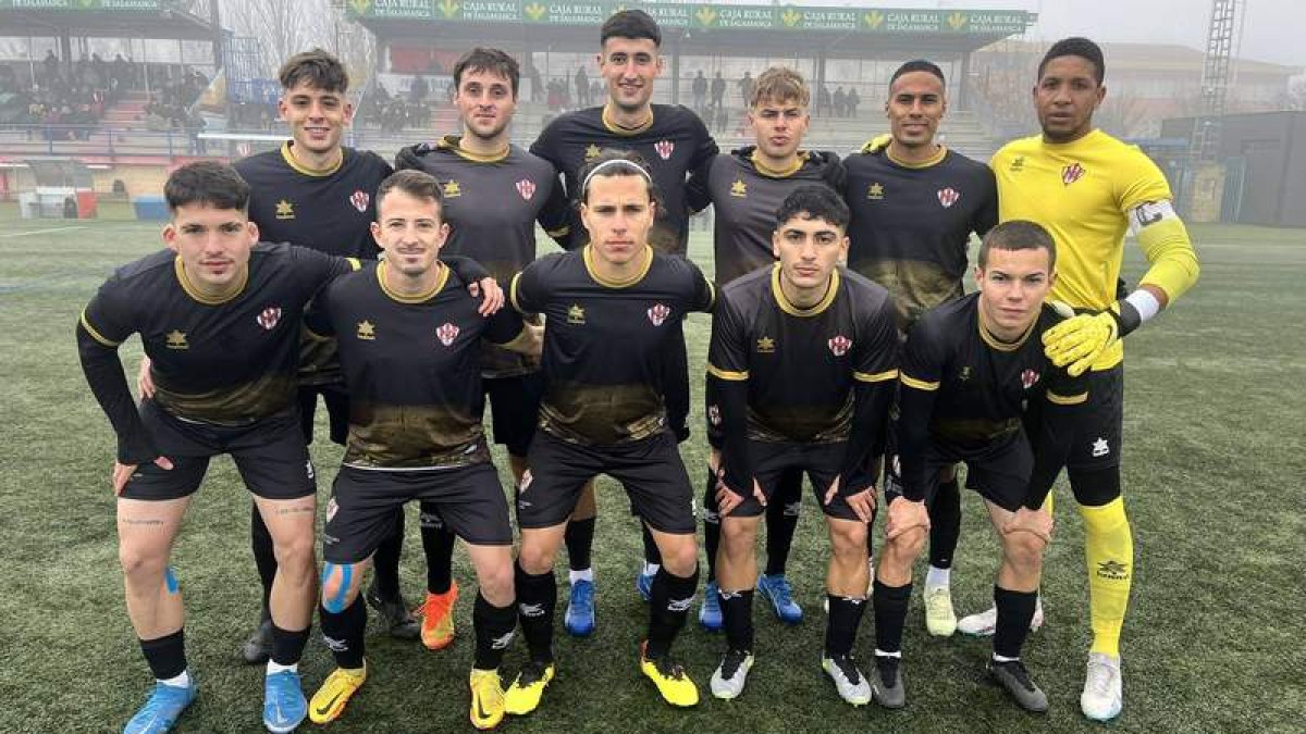 Formación inicial del Atlético Bembibre que no pudo sacar un resultado positivo en Santa Marta. AT. BEMBIBRE
