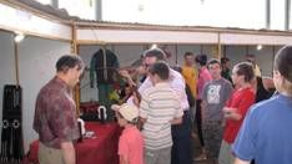 En el tiro al blanco hubo mucha participación de la gente
