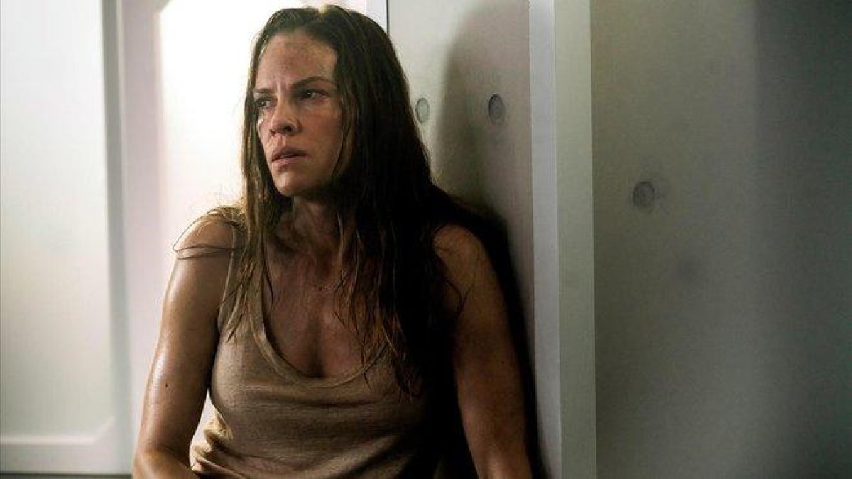 La actriz Hilary Swank, en el telefilme de Netflix I am Mother.