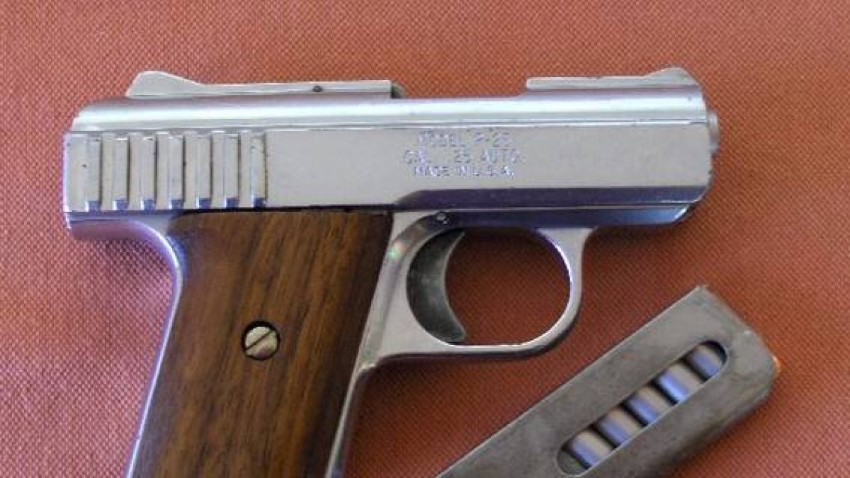 Pistola de 25 milímetros de calibre.