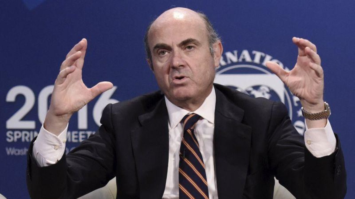 Luis de Guindos durante una intervención pública.
