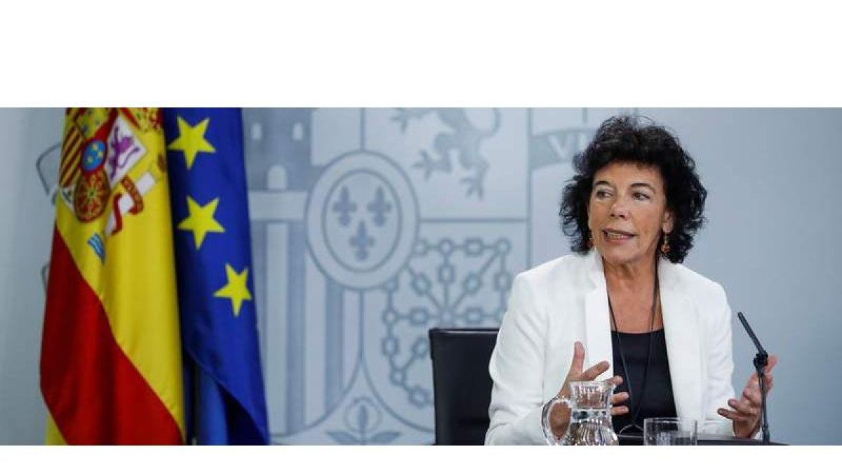 La ministra de Educación y portavoz del Gobierno Isabel Celaá. NARANJO