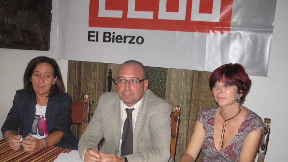 Neches, Moreno y Olmeda, ayer en la presentación del curso.