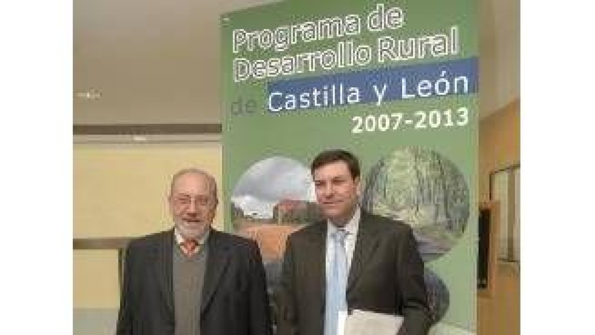 Los consejeros de Agricultura y Ganaderia, Valín y Fernández Carriedo, presentaron el programa