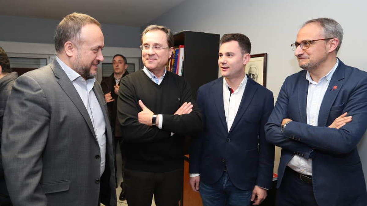 Courel, González Crespo, Cendón y Olegario durante una jornada del PSOE sobre la Ciuden. L. DE LA MATA