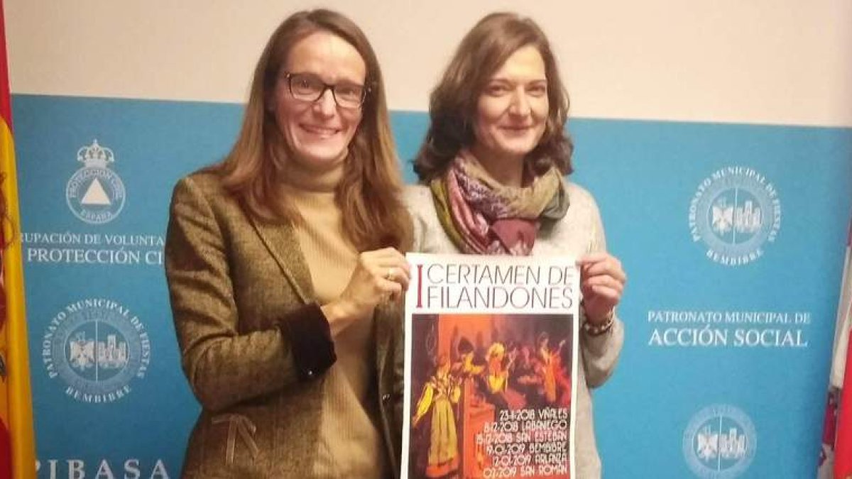 Un momento de la presentación del cartel sobre los filandones. CEBRONES