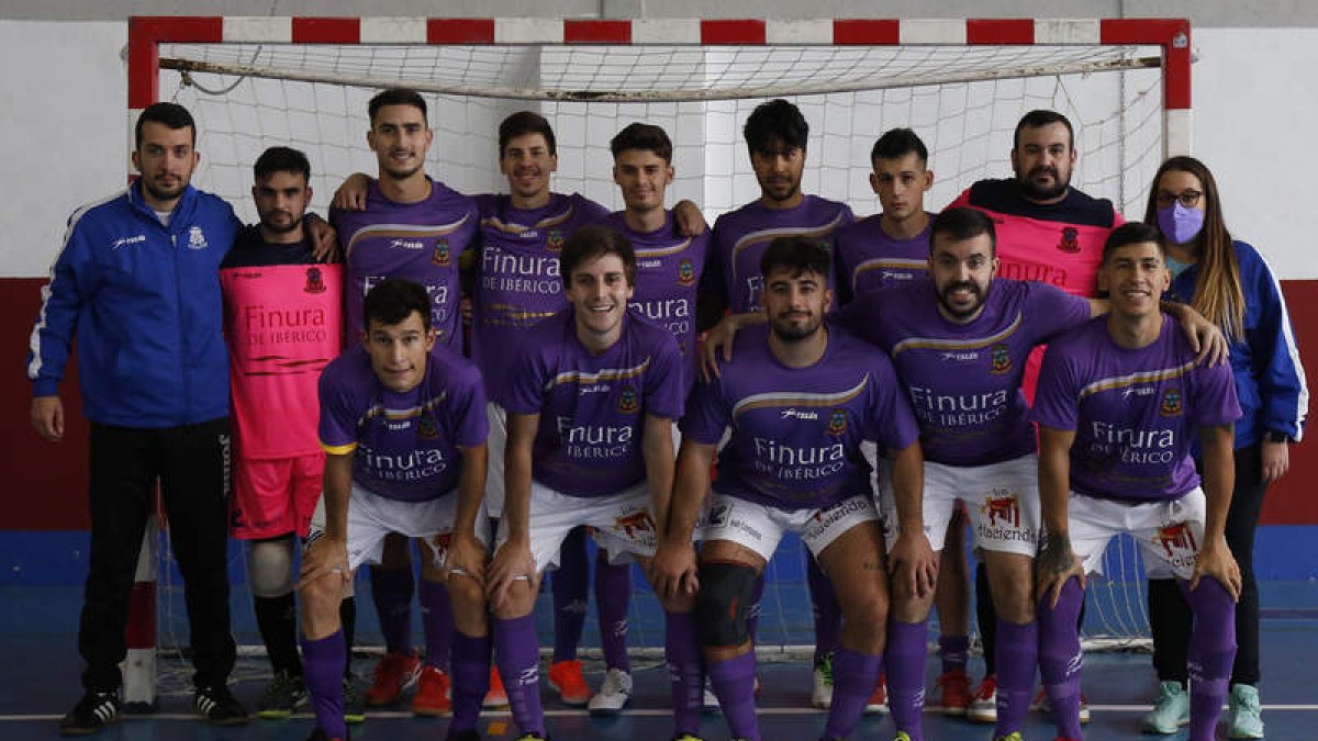 Formación del equipo de La Bañeza FS que milita en la 1ª División Regional de Aficionados. F. OTERO